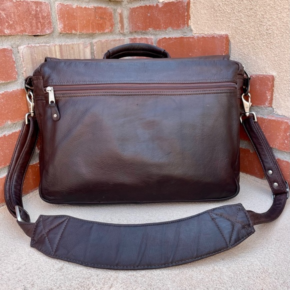Canyon Outback Leather Goods Dark Brown Expandable Messenger Bag “ACN” debossed - Picture 3 of 14